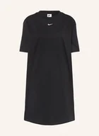 Sukienki - Nike Sukienka Rekreacyjna Sportswear Essential schwarz - miniaturka - grafika 1