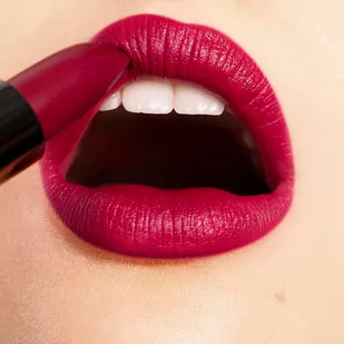 3ina 3ina Makeup  wegański  Cruelty Free  The Lipstick 384  długotrwała pomadka do ust  matowa pomadka do ust o wysokiej pigmentacji  matowana  wino matowe - Szminki - miniaturka - grafika 3