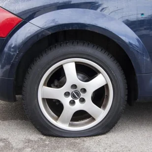 Leziter Przenośna minisprężarka Voltime - Akcesoria motoryzacyjne Leziter Przenośna minisprężarka Voltime - Akcesoria motoryzacyjne - miniaturka - grafika 1