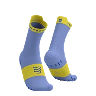 Skarpetki sportowe męskie - COMPRESSPORT Skarpetki do biegania wysokie PRORACING SOCKS V4 RUN HIGH jacaranda/maize - miniaturka - grafika 1