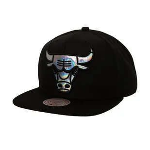 Czapka z daszkiem Mitchell & Ness NBA Iridescent Xl Logo Chicago Bulls - Czapki męskie - miniaturka - grafika 1