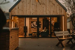 Relaksujący pobyt w CHILL HOUSE pod Warszawą - Czasopisma - miniaturka - grafika 1