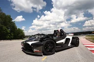 Czasopisma - Co-drive KTM X-Bow po torze dla dziecka - miniaturka - grafika 1