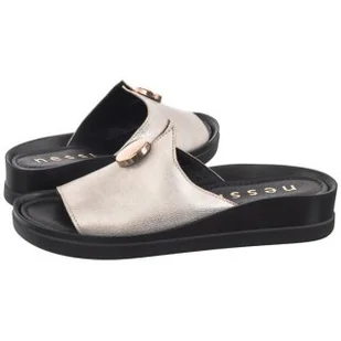 Klapki Złote 24452_ 815 (NE384-b) Nessi - Klapki i japonki damskie - miniaturka - grafika 1