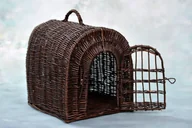 Sprzęt podróżny i transportery dla psów - WickerPL Wiklinowy kosz / klatka dla zwierząt w kolorze naturalnym 45x32 H37 cm - miniaturka - grafika 1