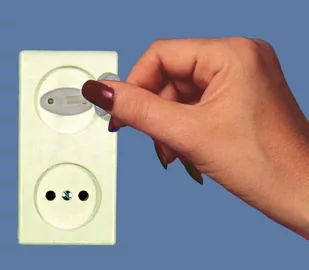 Dream Baby Zaślepka na gniazda elektryczne, 9szt, PCR142e - Zabezpieczenia dla dzieci - miniaturka - grafika 1