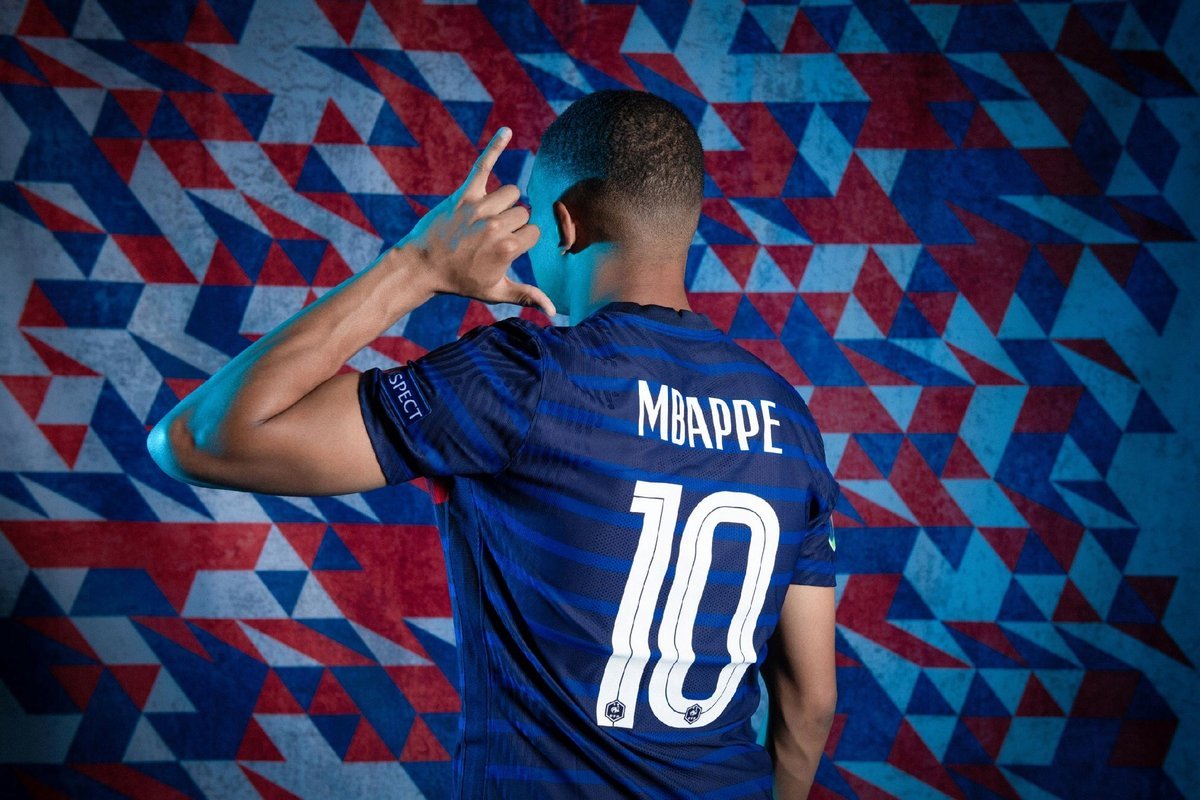 PODKŁADKA POD MYSZ Z Nadrukiem 22x18 cm Kylian Mbappe Tekst Prezent