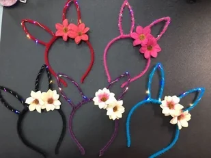 Opaska do włosów uszy królika z kwiatami i światełkami - Ozdoby do włosów Opaska do włosów uszy królika z kwiatami i światełkami - Ozdoby do włosów - miniaturka - grafika 1