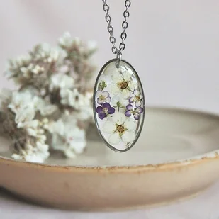 Naszyjnik z kwiatami - Naszyjniki Naszyjnik z kwiatami - Naszyjniki - miniaturka - grafika 1