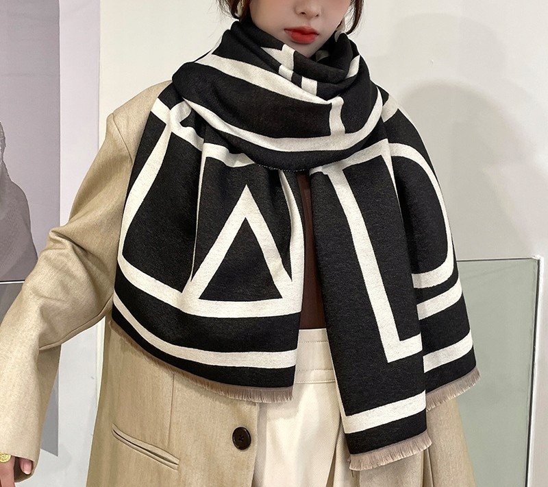 elegancki damski SZAL na zimę ciepły SZALIK szykowny 180x66 beżowo-czarny