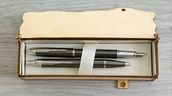 Zestawy piśmiennicze - Pióro Długopis Parker IM pudełko drewniane grawery - miniaturka - grafika 1