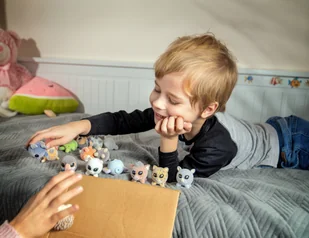 Flockies Figurka Żyrafa Gina FLO0114 - Figurki dla dzieci - miniaturka - grafika 6