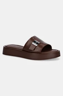 Calvin Klein klapki skórzane FLATFORM SLIDE W/CK HW - LTH damskie kolor brązowy na platformie HW0HW02368 - Klapki i japonki damskie - miniaturka - grafika 1