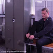 Systemy inteligentnych domów - ABUS Touch kłódka na odcisk palca, 4,5 cm - miniaturka - grafika 1