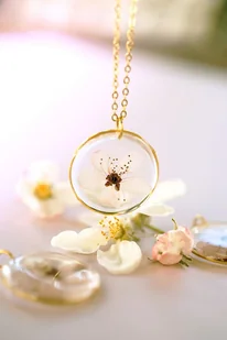 Naszyjnik z kwiatem wiśni, wiosenny naszyjnik, cherry blossom - Naszyjniki - miniaturka - grafika 1