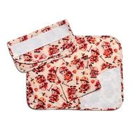 Girlandy - FILET - 3-częściowy zestaw śniadaniowy do przedszkola z bawełny do haftowania: amerykańska podkładka, serwetka i torba na serwetki, wyprodukowano we Włoszech, wzór strażaków z beżowym tłem - miniaturka - grafika 1