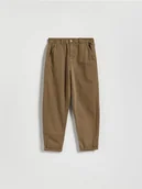 Spodnie i spodenki dla chłopców - Reserved - Bawełniane spodnie chino - beżowy - miniaturka - grafika 1