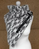 Apaszki i szaliki damskie - Ogromy szal biały z czarnym ze skórą, ponczo, narzutka - miniaturka - grafika 1