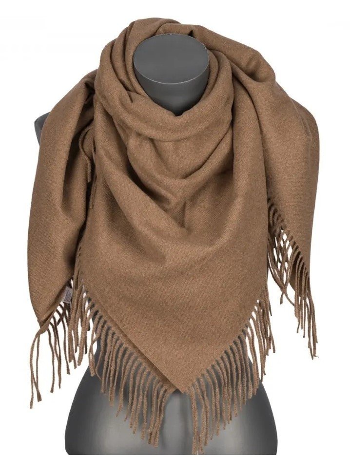 Chusta damska bawełniana jednokolorowa na prezent z frędzlami FGC-40 ciemny beż