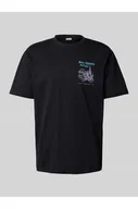 Koszulki męskie - T-shirt o kroju oversized z nadrukiem z logo - Only & Sons - miniaturka - grafika 1