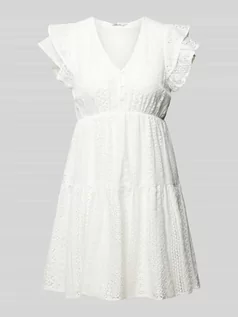 Sukienki - Sukienka mini z koronką szydełkową model ‘HELENA’ - grafika 1
