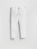 Spodnie męskie - Reserved - Bawełniane spodnie chino slim - biały - miniaturka - grafika 1