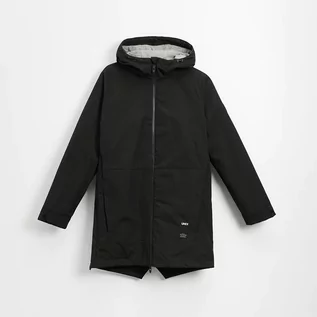 Płaszcze męskie - House - Sportowy płaszcz z kapturem czarny - Czarny - grafika 1