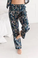 Piżamy damskie - Spodnie damskie MILA - długie spodnie w kolorowe kwiaty na zielonym tle - BOHOMOSS - miniaturka - grafika 1