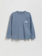 Bluzki dla chłopców - Reserved - Bawełniany longsleeve z nadrukiem - granatowy - miniaturka - grafika 1
