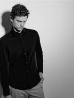 Koszule męskie - Reserved - Gładka koszula slim fit - czarny - miniaturka - grafika 1