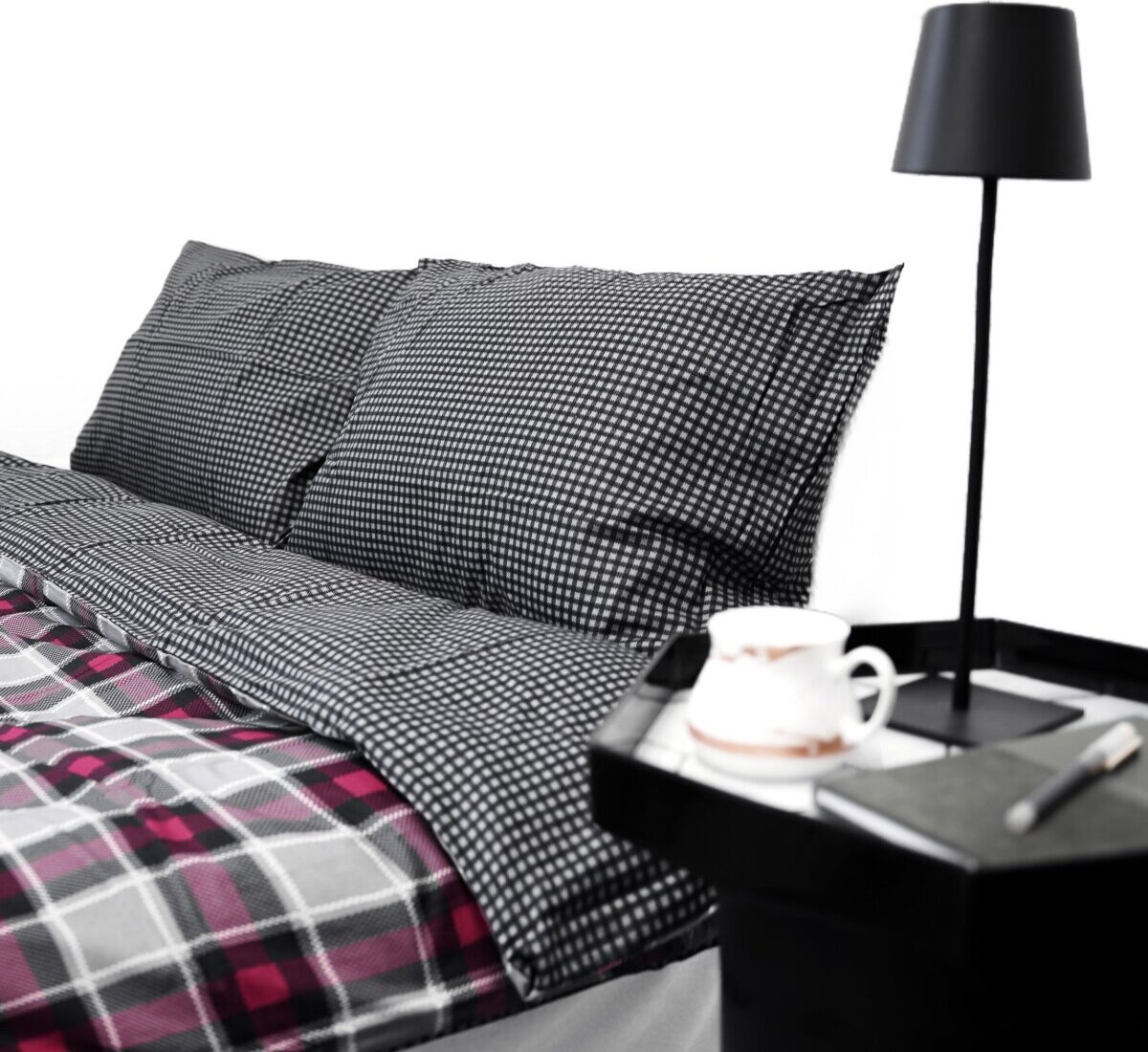 Dwustronna pościel wykonana w 100% z bawełny z poszwą na kołdrę i poszewką na poduszkę w kratkę 240x220 cm