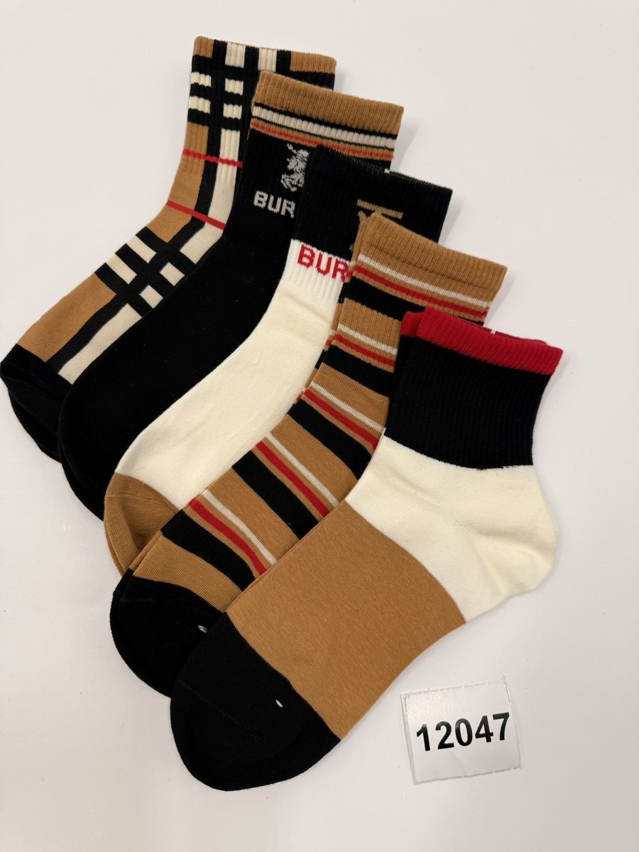 Męskie skarpety BURBERRY rozmiar 42-46 pięć par (12047W8