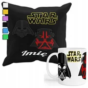 Gadżety dla niej i dla niego - ZESTAW KUBEK + PODUSZKA Z POSZEWKĄ- PREZENT DLA FANA STAR WARS + IMIĘ - miniaturka - grafika 1