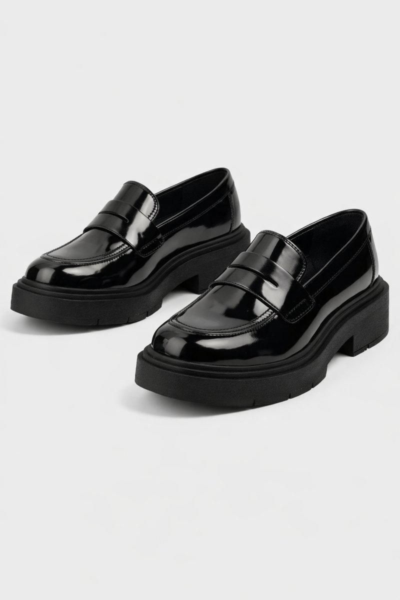 STEVE MADDEN CZARNE LAKIEROWANE MOKASYNY NA GRUBEJ PODESZWIE 37 1I1C