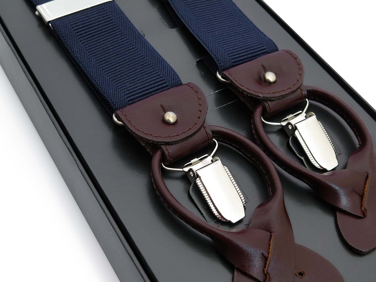 Granatowe szelki do spodni na guziki z brązową skórą G70