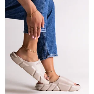 Beżowe klapki Big Star LL274593 801 beżowy - Klapki i japonki damskie - miniaturka - grafika 1