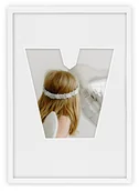 Ramki na zdjęcia - Ramka Na Zdjęcia Literka "V" Biała. Ramka O Rozmiarze 21X30 Cm - miniaturka - grafika 1