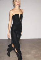 Sukienki - Stradivarius Długa aksamitna sukienka z dekoltem w kształcie litery U Czarny L - miniaturka - grafika 1