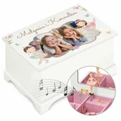 Pamiątka Pierwszej Komunii Świętej - Szkatułka drewniana z pozytywką i Twoim zdjęciem dla dziewczynek na D - miniaturka - grafika 1