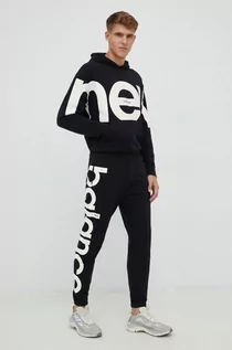 Spodnie męskie - New Balance spodnie dresowe bawełniane męskie kolor czarny z nadrukiem - grafika 1