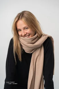 Szal Wełniany MANUL Karmelowy- duży lekki pluszowy szalik 100% Merino RWS - Apaszki i szaliki damskie - miniaturka - grafika 1