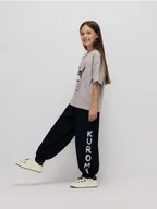 Spodnie i spodenki dla dziewczynek - Reserved - Spodnie dresowe Kuromi - czarny - miniaturka - grafika 1