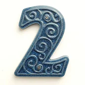 Dekoracje domu - Numer domu, cyfra 2, szaroniebieska, do zawieszenia - miniaturka - grafika 1