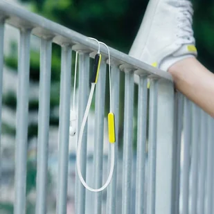 Baseus Let''s go silikonowy fluorescencyjny (świecący w ciemności) uchwyt opaska pasek do słuchawek AirPods 2 / 1 szary (ARAPPOD-BGY) - Akcesoria do smartwatchy - miniaturka - grafika 6