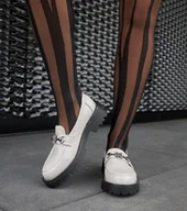 Mokasyny damskie - Szare lakierowane mokasyny z cyrkoniami Casine-38 - miniaturka - grafika 1