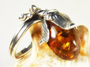 103-13 Pierścionek Srebro z Bursztynem - rozm. 14 - Pierścionki - miniaturka - grafika 1