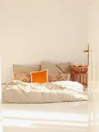 Kołdry i poduszki dla dzieci - Musztardowa poduszka dekoracyjna soft velvet z frędzlami - miniaturka - grafika 1