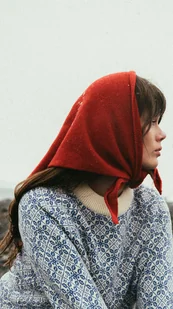 Apaszka Czerwona BIRUANG 100% etycznej wełny merino RWS - Apaszki i szaliki damskie - miniaturka - grafika 1
