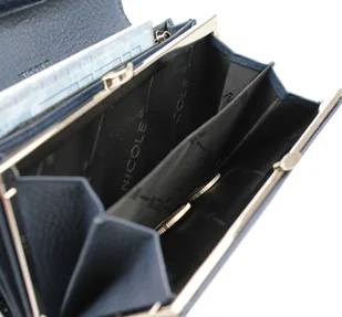 Portfel Damski Skórzany NICOLE Klasyczny Na Klamrę Skóra Naturalna NI60001 - Portfele Portfel Damski Skórzany NICOLE Klasyczny Na Klamrę Skóra Naturalna NI60001 - Portfele - miniaturka - grafika 5