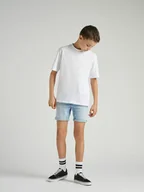 Spodenki damskie - ONLY & SONS Junior Szorty dżinsowe "Ply" w kolorze błękitnym - miniaturka - grafika 1